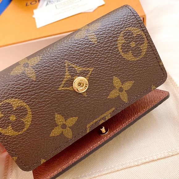 ❌SOLD❌NWT Louis Vuitton Key 6 Holder, M62630 - Picture 7 of 15